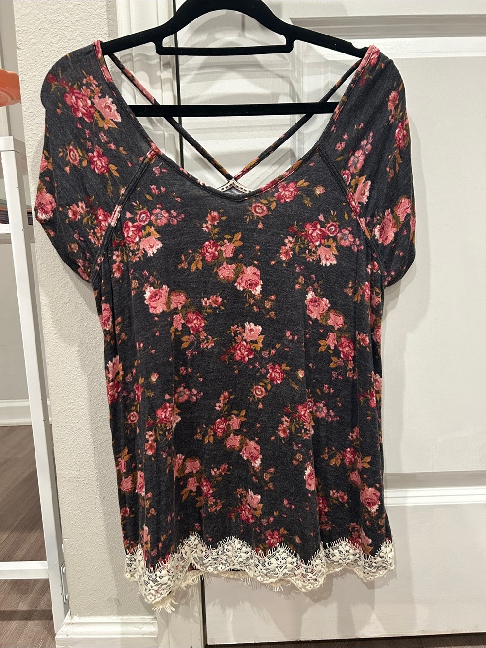 Jolt Dark Gray Floral V-Neck Cross Back Tunic with Lace Hem